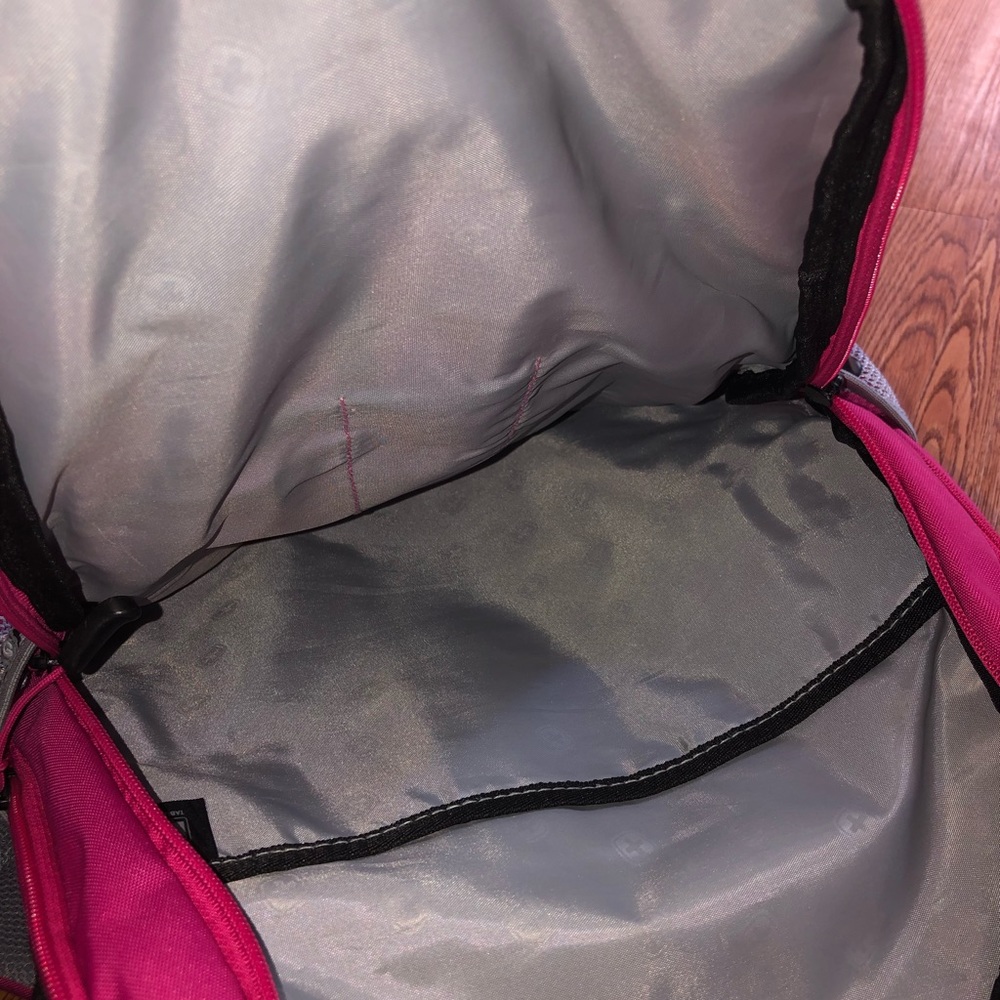 Pink Swiss gear backpack - Picture 4 of 4